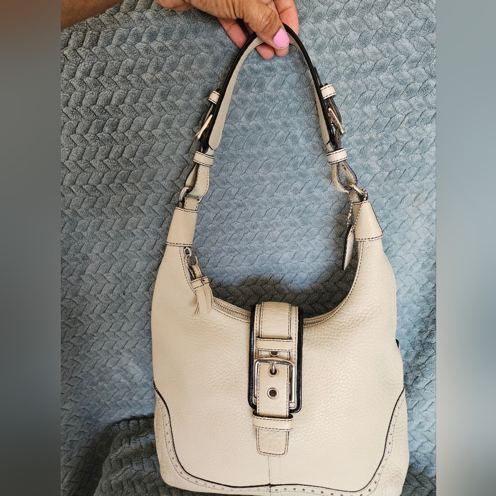 SOLD! Elegant Cream Leather Shoulder Bag